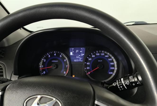 Hyundai Solaris I Рестайлинг с пробегом 2015 года, цена 879 000 рублей, 182544 км, хэтчбек, Автокод Объявления