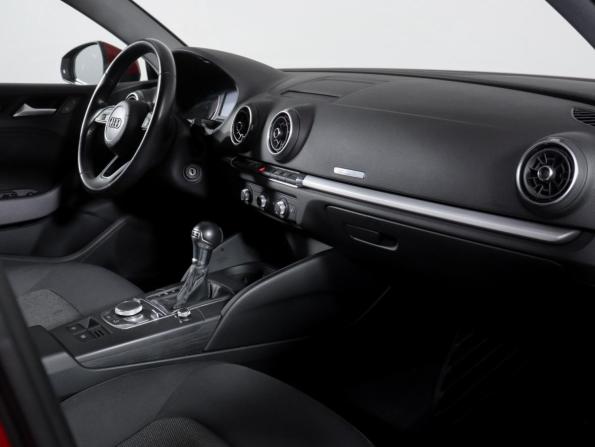 Audi A3 III (8V) Рестайлинг с пробегом 2016 года, цена 1 938 000 рублей, 58240 км, седан, Автокод Объявления