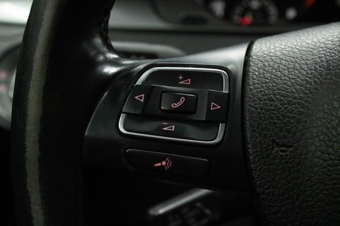 Volkswagen Passat B7 с пробегом 2014 года, цена 979 000 рублей, 256708 км, седан, Автокод Объявления