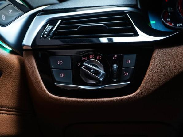 BMW 6 серии IV (G32) с пробегом 2017 года, цена 3 299 050 рублей, 211149 км, лифтбек, Автокод Объявления