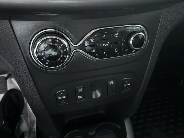 Renault Sandero II с пробегом 2016 года, цена 898 000 рублей, 108000 км, хэтчбек, Автокод Объявления