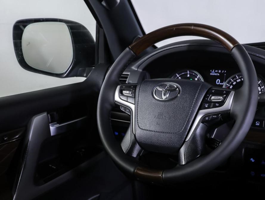 Toyota Land Cruiser 200 Series Рестайлинг 2 Москва  - изображение 12