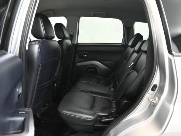 Mitsubishi Outlander II с пробегом 2006 года, цена 950 000 рублей, 285055 км, внедорожник, Автокод Объявления