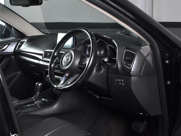 Mazda Axela III Рестайлинг с пробегом 2019 года, цена 1 289 999 рублей, 161901 км, хэтчбек, Автокод Объявления