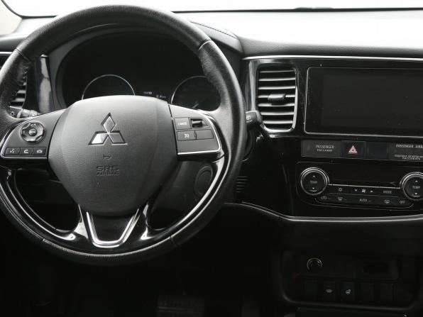 Mitsubishi Outlander III Рестайлинг 3 с пробегом 2018 года, цена 2 122 000 рублей, 113000 км, внедорожник, Автокод Объявления