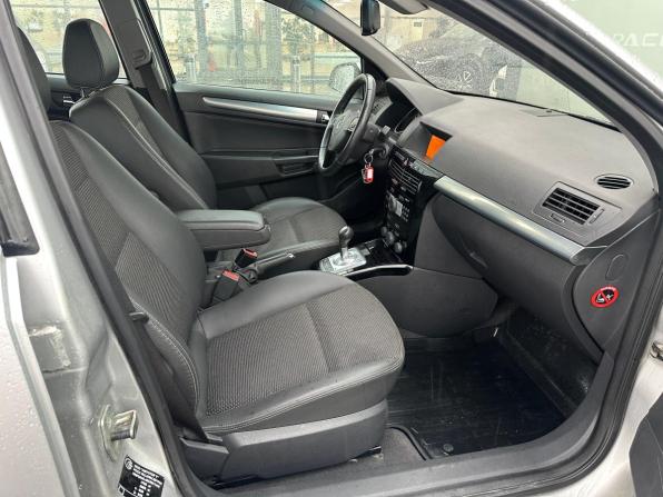 Opel Astra H Рестайлинг с пробегом 2012 года, цена 635 000 рублей, 156000 км, хэтчбек, Автокод Объявления