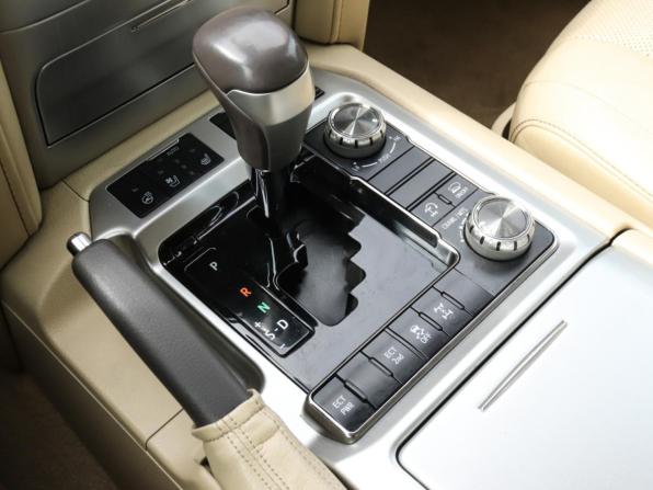 Toyota Land Cruiser 200 Series Рестайлинг 2 с пробегом 2016 года, цена 5 400 000 рублей, 227246 км, внедорожник, Автокод Объявления