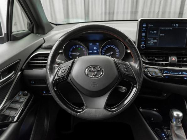 Toyota C-HR I Рестайлинг с пробегом 2021 года, цена 2 690 000 рублей, 70096 км, внедорожник, Автокод Объявления