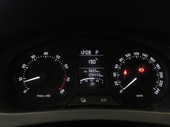 Skoda Rapid I с пробегом 2015 года, цена 1 050 000 рублей, 109441 км, лифтбек, Автокод Объявления