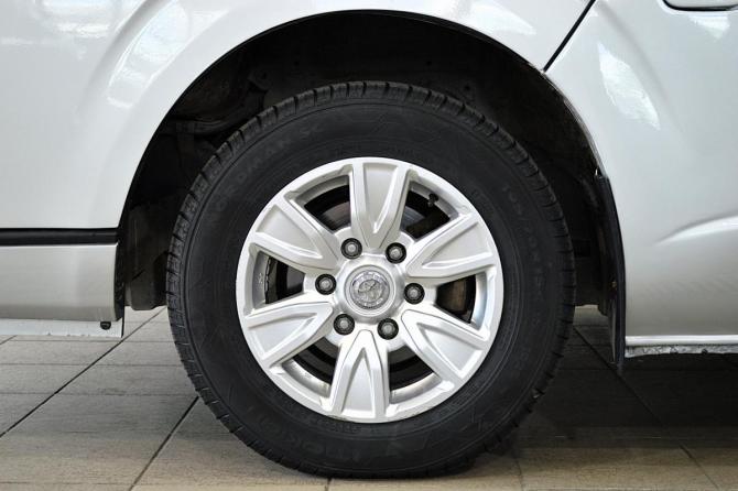Toyota HiAce H200 Рестайлинг с пробегом 2014 года, цена 3 350 000 рублей, 127500 км, минивэн, Автокод Объявления