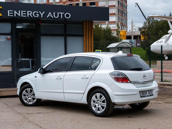 Opel Astra H Рестайлинг с пробегом 2011 года, цена 550 000 рублей, 204114 км, хэтчбек, Автокод Объявления