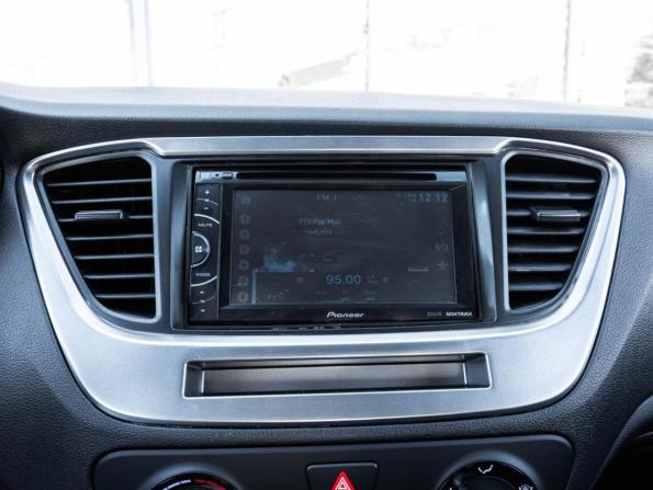 Hyundai Solaris II с пробегом 2018 года, цена 1 295 654 рубля, 65141 км, седан, Автокод Объявления