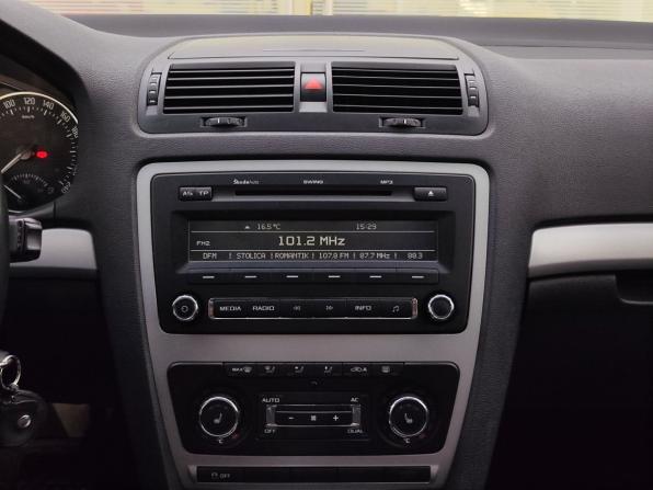 Skoda Octavia II (A5) Рестайлинг с пробегом 2012 года, цена 1 015 000 рублей, 145800 км, лифтбек, Автокод Объявления