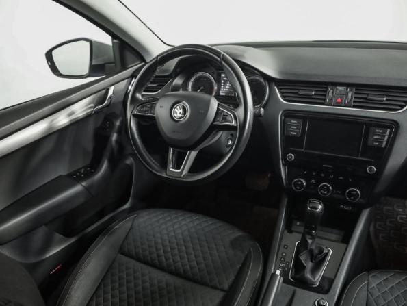 Skoda Octavia III (A7) Рестайлинг с пробегом 2018 года, цена 1 649 000 рублей, 123567 км, лифтбек, Автокод Объявления
