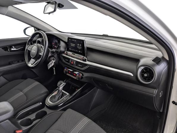 Kia Cerato IV Рестайлинг с пробегом 2022 года, цена 1 699 000 рублей, 131444 км, седан, Автокод Объявления