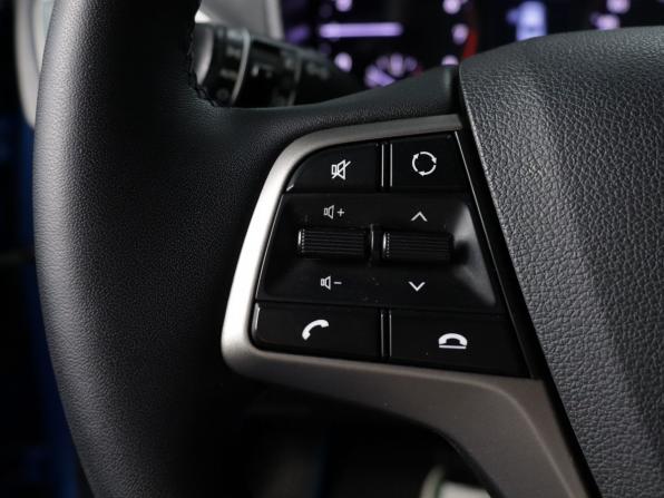 Hyundai Solaris II с пробегом 2019 года, цена 1 350 000 рублей, 106665 км, седан, Автокод Объявления