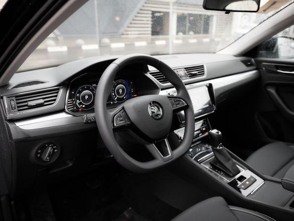 Skoda Superb III Рестайлинг с пробегом 2025 года, цена 3 450 000 рублей, 38 км, лифтбек, Автокод Объявления