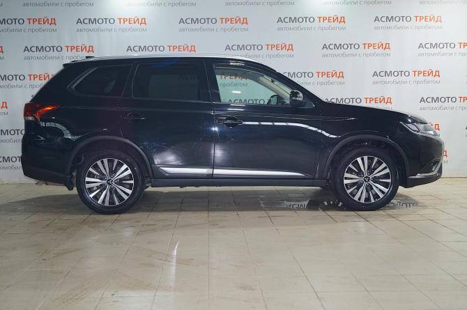 Mitsubishi Outlander III Рестайлинг 3 с пробегом 2020 года, цена 2 500 000 рублей, 81900 км, внедорожник, Автокод Объявления