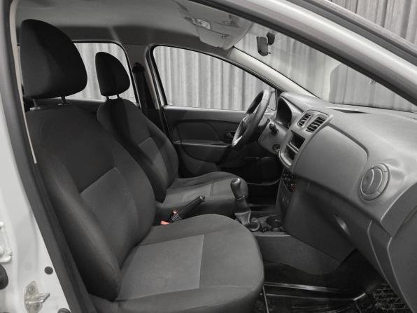 Renault Sandero II Рестайлинг с пробегом 2020 года, цена 579 000 рублей, 120000 км, хэтчбек, Автокод Объявления