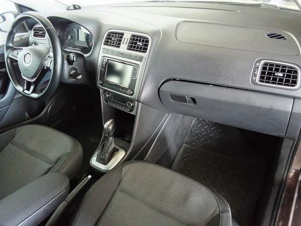 Volkswagen Polo V Рестайлинг с пробегом 2018 года, цена 939 000 рублей, 160566 км, седан, Автокод Объявления