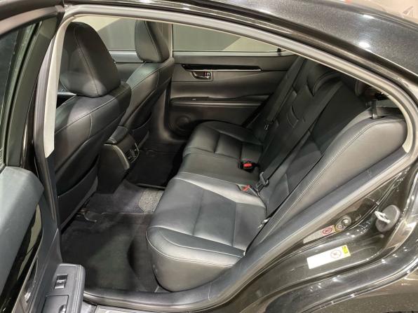 Lexus ES VI с пробегом 2013 года, цена 1 940 000 рублей, 186733 км, седан, Автокод Объявления