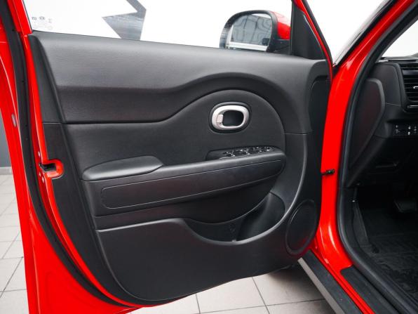 Kia Soul II Рестайлинг с пробегом 2018 года, цена 1 720 000 рублей, 130000 км, хэтчбек, Автокод Объявления