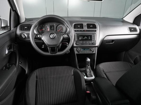 Volkswagen Polo V Рестайлинг с пробегом 2019 года, цена 1 319 000 рублей, 115083 км, седан, Автокод Объявления