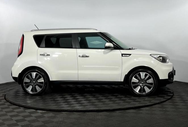 Kia Soul II Рестайлинг с пробегом 2017 года, цена 1 780 000 рублей, 83000 км, хэтчбек, Автокод Объявления