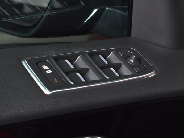 Jaguar F-Pace I с пробегом 2017 года, цена 2 499 999 рублей, 69592 км, внедорожник, Автокод Объявления