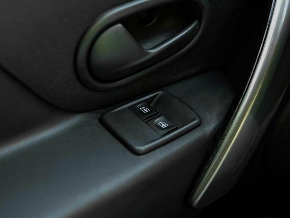 Renault Logan II Рестайлинг с пробегом 2022 года, цена 1 110 000 рублей, 95188 км, седан, Автокод Объявления