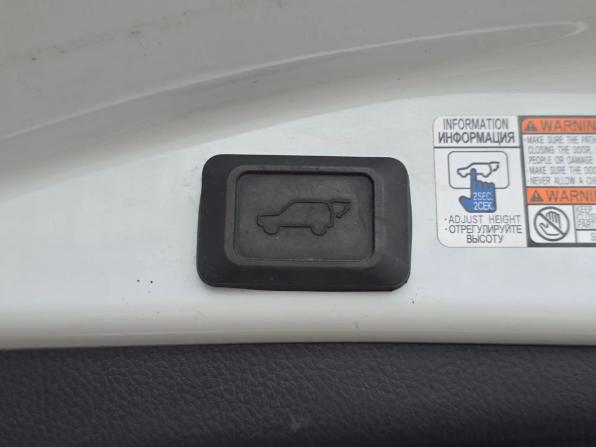 Toyota RAV4 IV (XA40) Рестайлинг с пробегом 2018 года, цена 2 235 000 рублей, 117001 км, внедорожник, Автокод Объявления