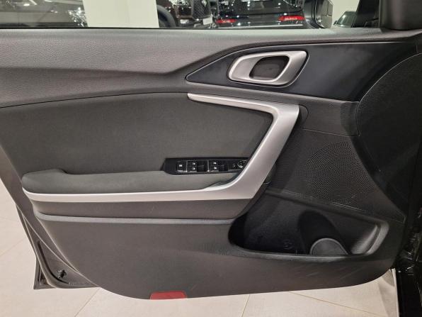 Kia Ceed III с пробегом 2020 года, цена 1 895 000 рублей, 91762 км, универсал, Автокод Объявления