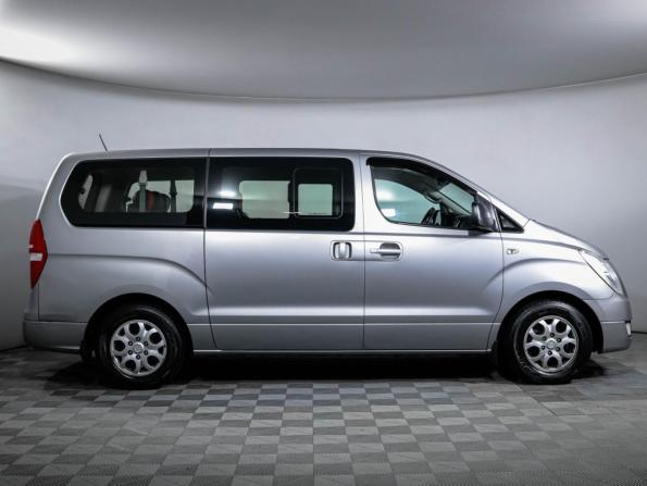 Hyundai H-1 II Рестайлинг с пробегом 2015 года, цена 2 400 000 рублей, 129213 км, минивэн, Автокод Объявления