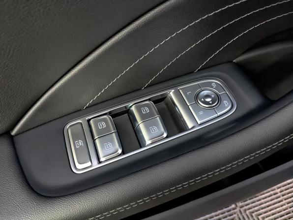 Hongqi H5 II с пробегом 2024 года, цена 3 285 000 рублей, 17728 км, седан, Автокод Объявления