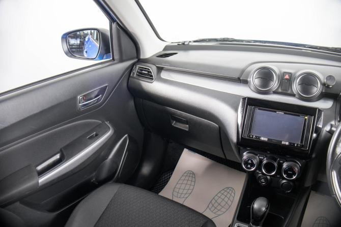 Suzuki Swift IV Рестайлинг с пробегом 2017 года, цена 1 439 000 рублей, 139245 км, хэтчбек, Автокод Объявления