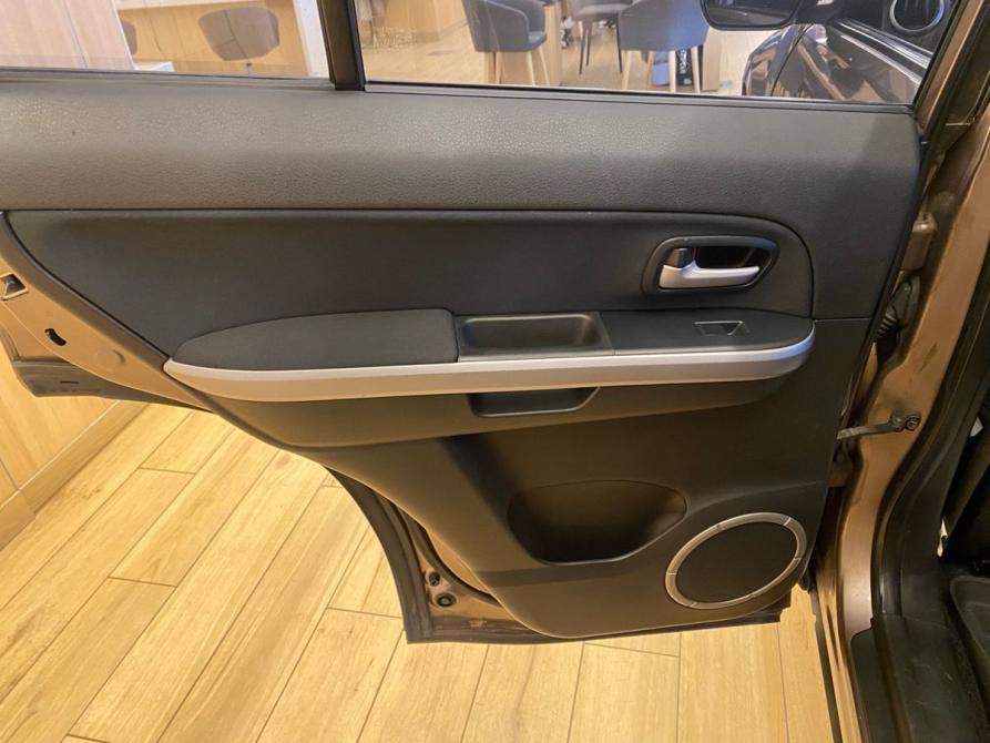Suzuki Grand Vitara II Рестайлинг 2 Санкт-Петербург  - изображение 21