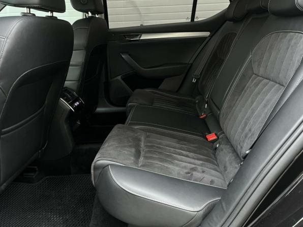 Skoda Superb III Рестайлинг с пробегом 2021 года, цена 2 099 000 рублей, 139031 км, лифтбек, Автокод Объявления