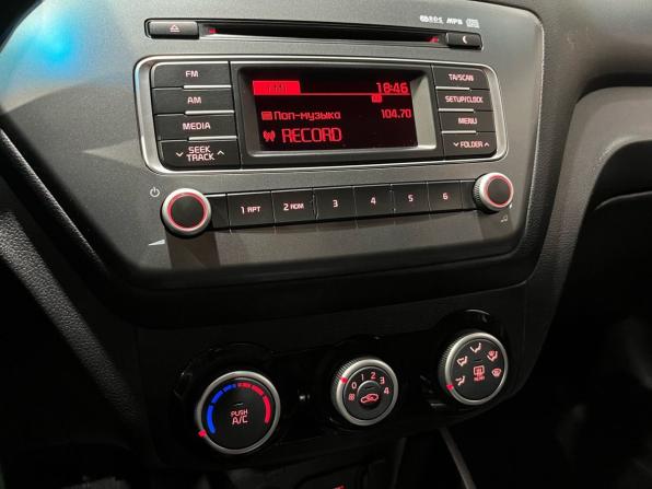 Kia Rio III Рестайлинг с пробегом 2015 года, цена 1 150 000 рублей, 97131 км, седан, Автокод Объявления
