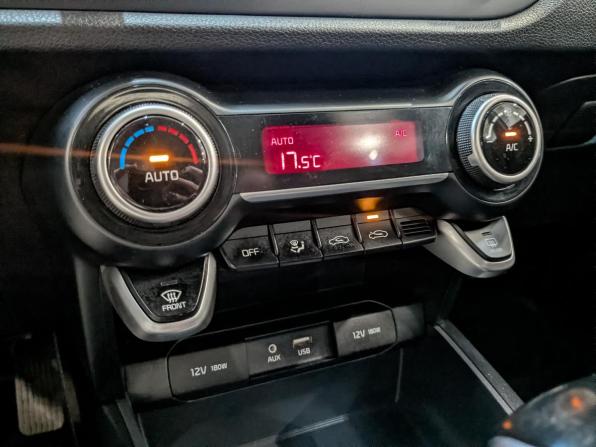 Kia Rio IV с пробегом 2018 года, цена 1 500 000 рублей, 76283 км, хэтчбек, Автокод Объявления