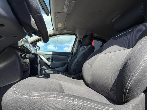 Renault Logan II Рестайлинг с пробегом 2022 года, цена 1 070 000 рублей, 148608 км, седан, Автокод Объявления