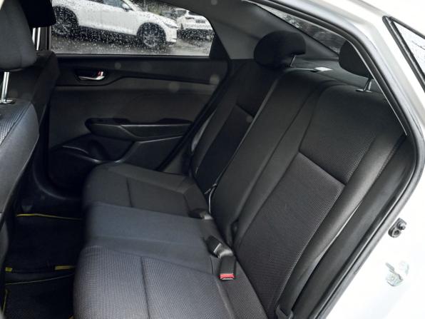 Hyundai Solaris II с пробегом 2018 года, цена 1 315 000 рублей, 135452 км, седан, Автокод Объявления