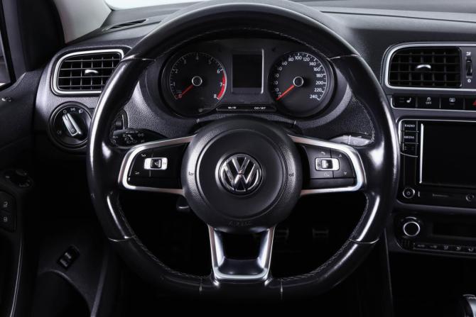 Volkswagen Polo V Рестайлинг с пробегом 2018 года, цена 1 519 000 рублей, 179000 км, седан, Автокод Объявления