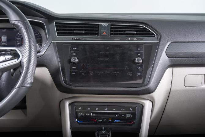 Volkswagen Tiguan II с пробегом 2018 года, цена 3 199 000 рублей, 124000 км, внедорожник, Автокод Объявления