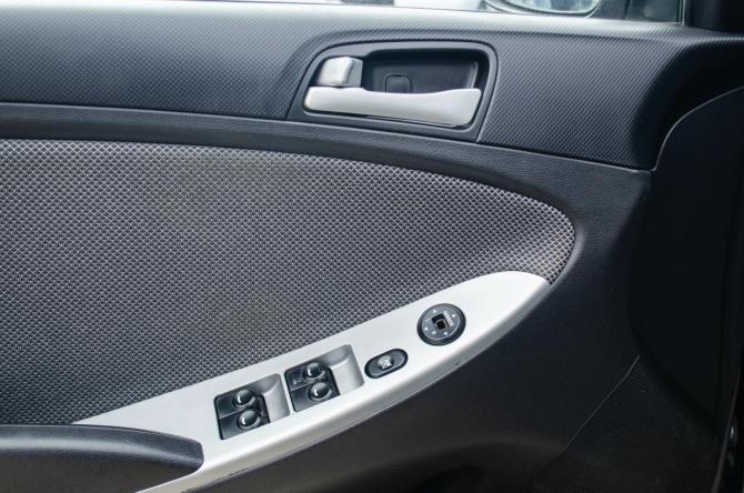 Hyundai Solaris I с пробегом 2013 года, цена 670 000 рублей, 249000 км, седан, Автокод Объявления