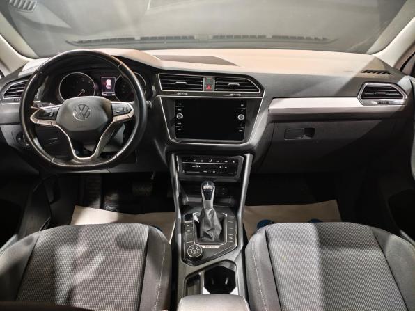 Volkswagen Tiguan II Рестайлинг с пробегом 2021 года, цена 2 929 000 рублей, 62042 км, внедорожник, Автокод Объявления