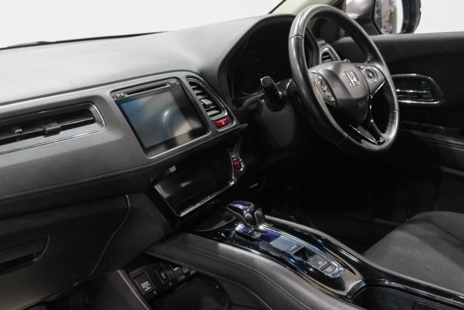 Honda Vezel I с пробегом 2014 года, цена 1 399 000 рублей, 165700 км, внедорожник, Автокод Объявления