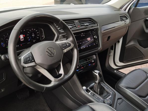 Volkswagen Tiguan II Рестайлинг с пробегом 2021 года, цена 3 099 000 рублей, 142500 км, внедорожник, Автокод Объявления