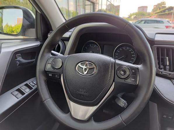 Toyota RAV4 IV (XA40) Рестайлинг с пробегом 2015 года, цена 2 049 900 рублей, 209826 км, внедорожник, Автокод Объявления
