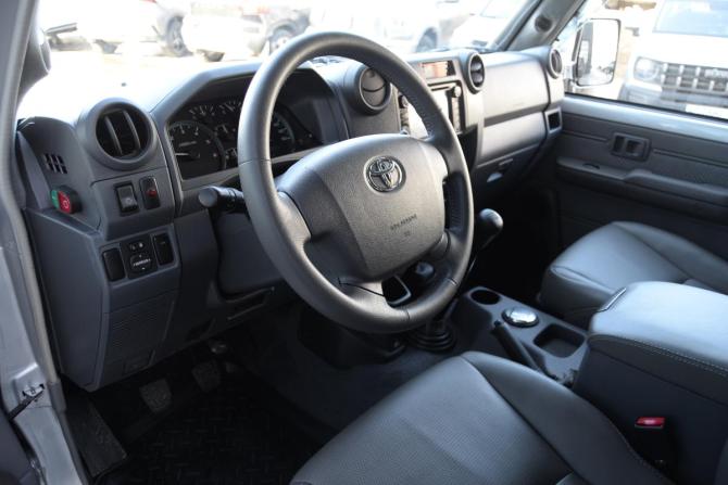 Toyota Land Cruiser 70 Series Рестайлинг 1 с пробегом 2015 года, цена 9 450 000 рублей, 2059 км, внедорожник, Автокод Объявления