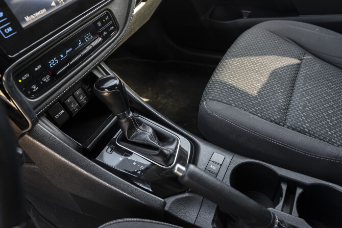 Toyota Corolla XI (E160 E170 E180) Рестайлинг 1 с пробегом 2016 года, цена 1 686 000 рублей, 77800 км, седан, Автокод Объявления